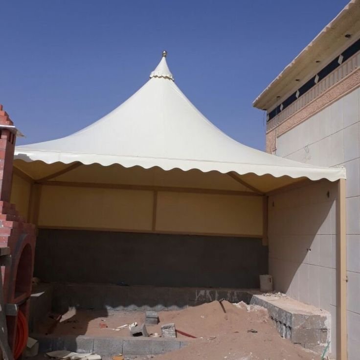 مظلات هرمية